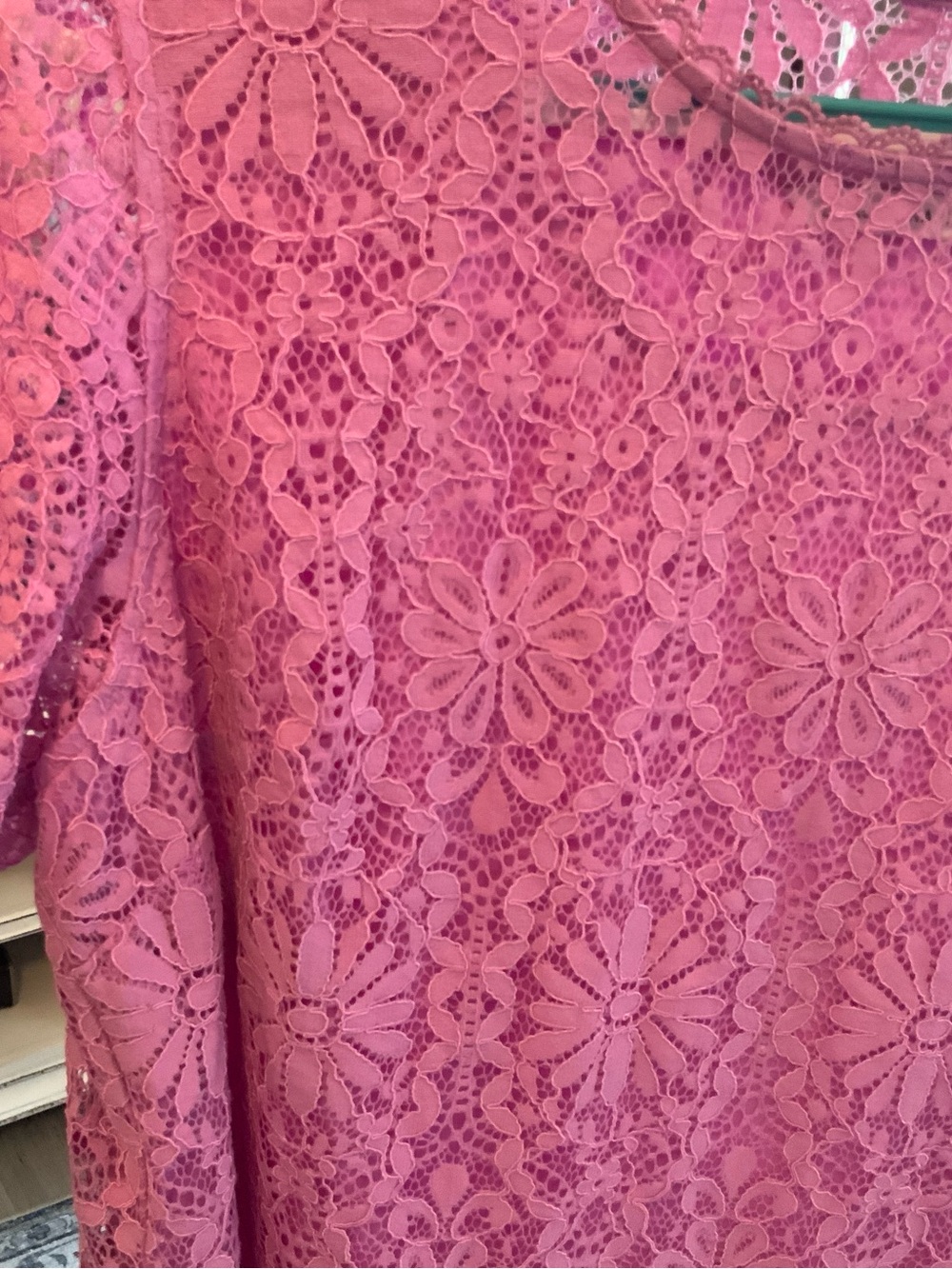 Isaac Mizrahi Lavendar Lace Top - Picture 2 of 3
